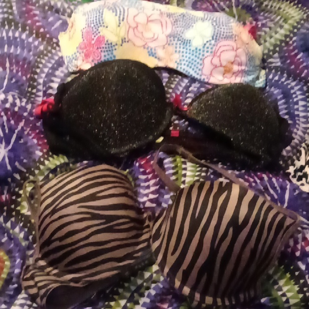 Women's bra bundle - Picture 3 of 3